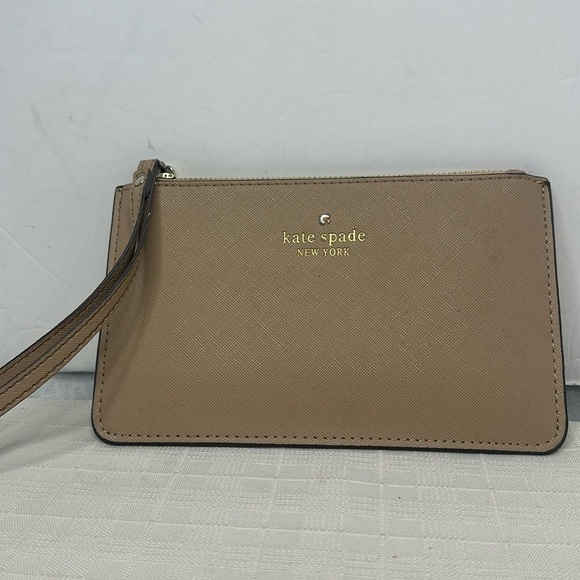 ~ Kate Spade Burgess Cedar Street Slim Bee Clocktower Wristlet/Wallet* - Picture 1 of 8